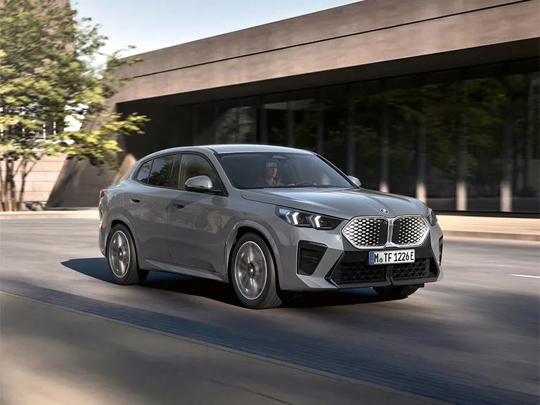 BMW iX2 xDrive30
